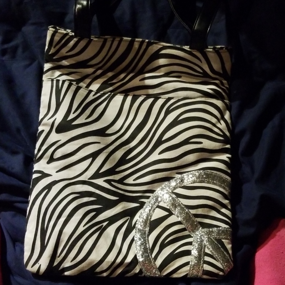 Cute retro black and white handbag with